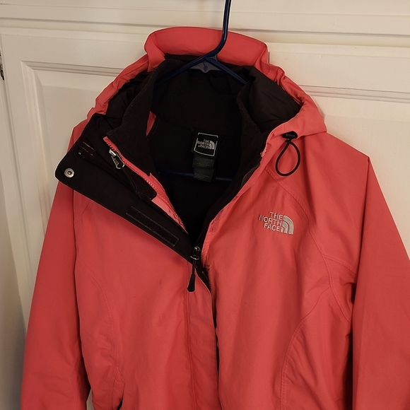 North Face women's winter jacket - Picture 2 of 4